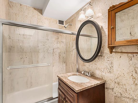 3rd image of 229 E 28th St APT 1M