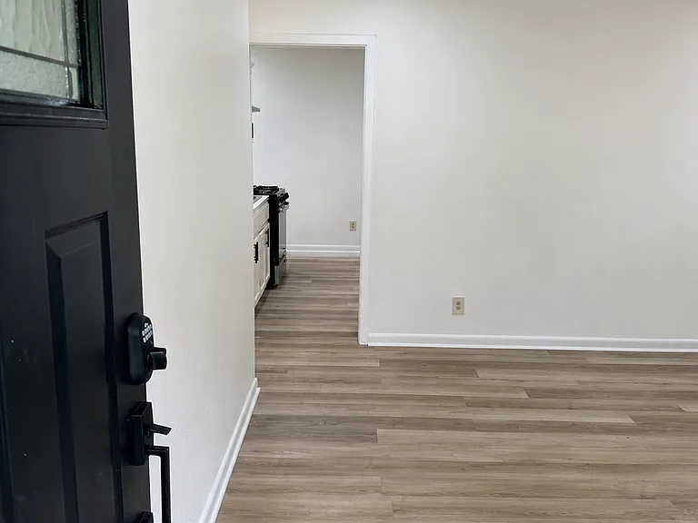 113 Mimosa Dr — Photo 2