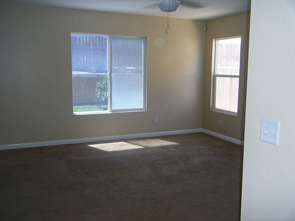 5th image of 9434 Sapphire Ave