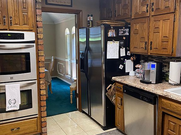 5th image of 837 Saddlebrook Dr N