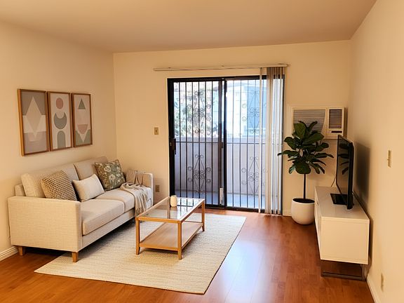 4th image of 432 S Normandie Ave APT 203