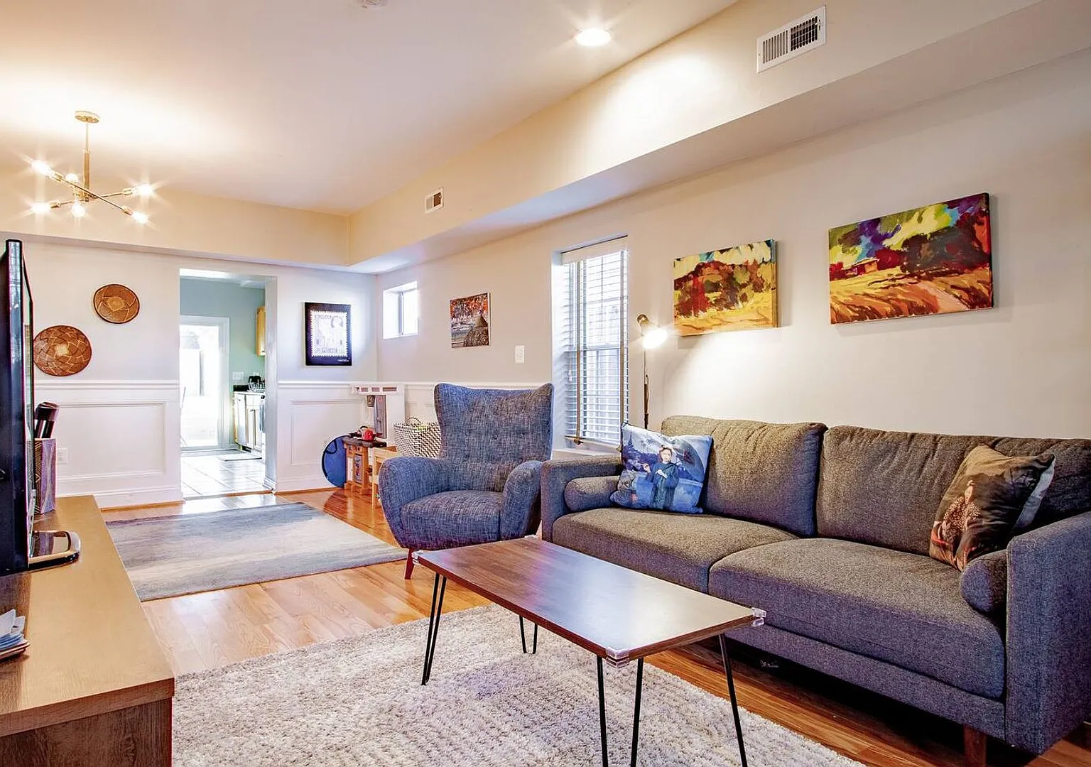 Spacious 3BR/1.5BA Rowhome on Capitol Hill's Doorstep — Photo 1
