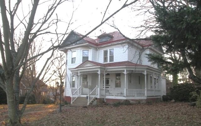 1st image of 270 N Main St