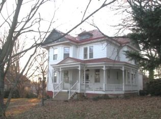 270 N Main St, Chatham, VA