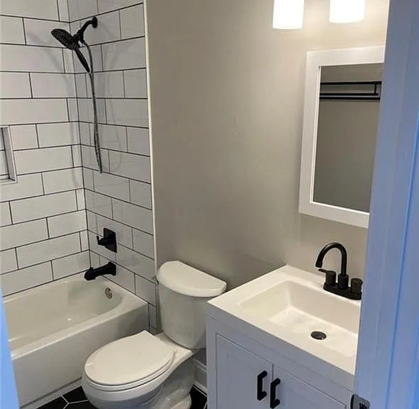 2463 Wayne St SW — Photo 6