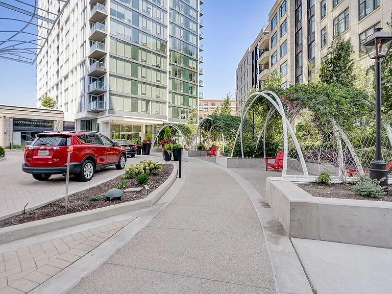 The Apartments at Lincoln Common — Photo 49