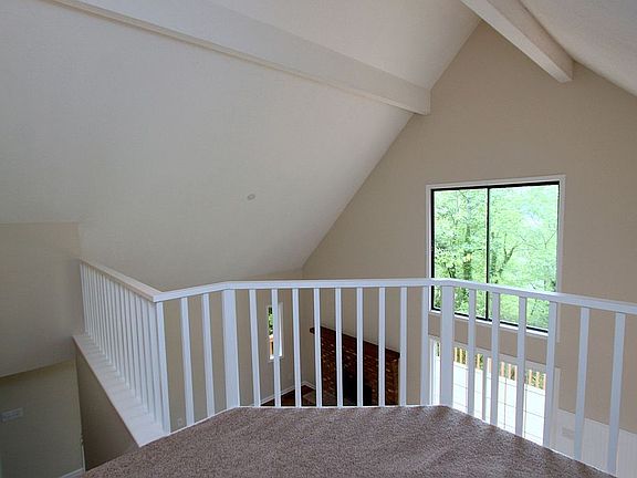loft overlooking FR