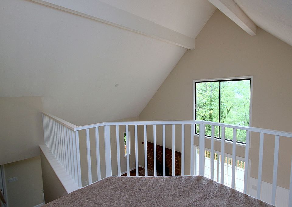 loft overlooking FR
