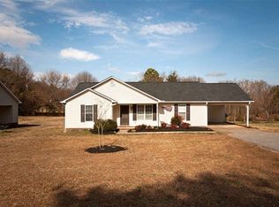 421 E Victor Hill Rd, Duncan, SC 29334