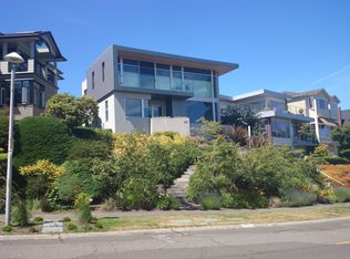 2211 Viewmont Way W, Seattle, WA 98199