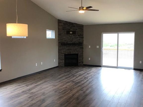 Photo of a similar property.