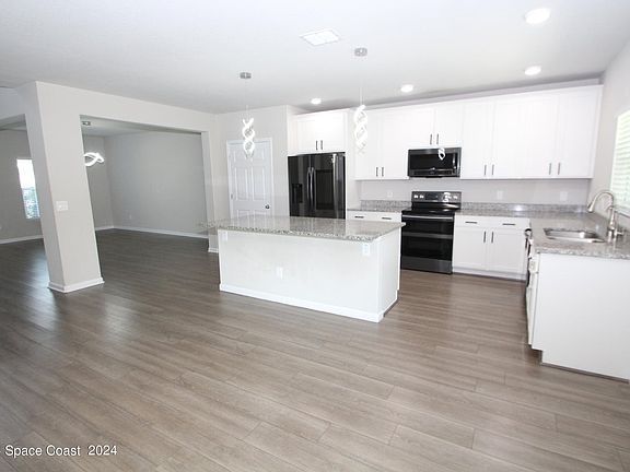 2nd image of 695 Boughton Way