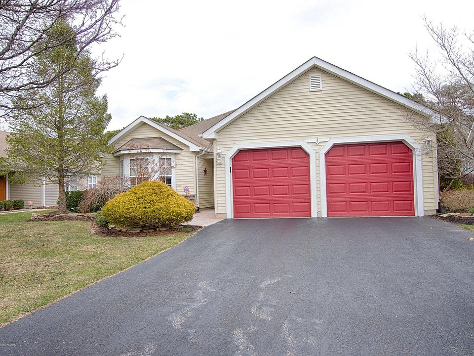 1st image of 7 Wellington Ln