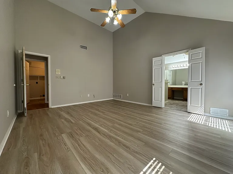 311 Eagle Point — Photo 14