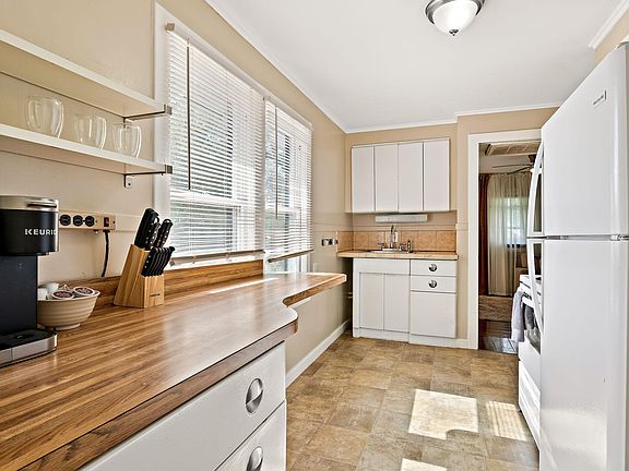 5th image of 1013 5th St N #3