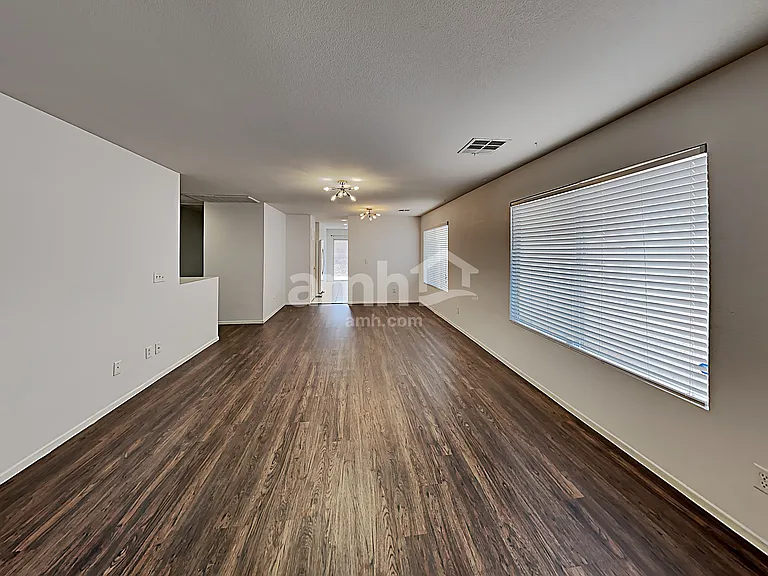 11020 Rossi Ave — Photo 5
