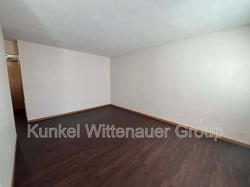 2 bed, 1.0 bath, 900 sqft, $775 — Photo 4
