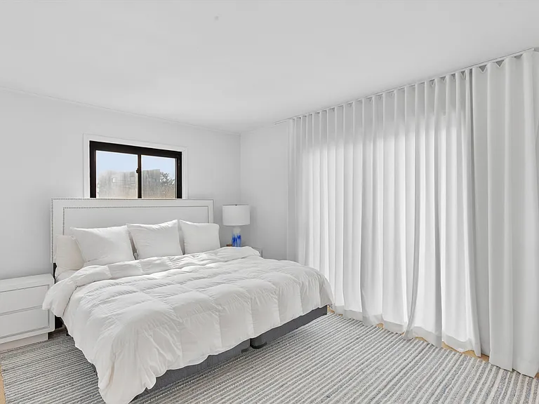 298 Dune Rd — Photo 9