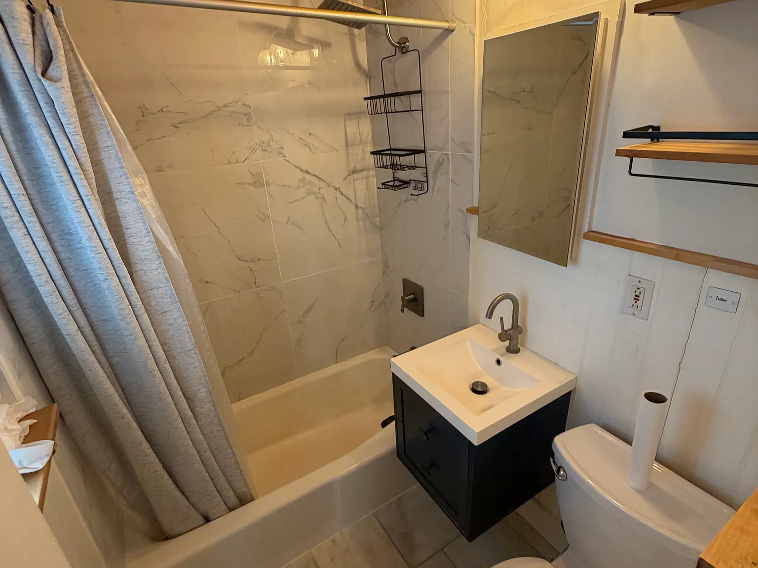 1 bed, 460 sqft, $2,000 — Photo 3