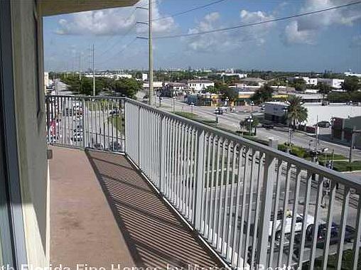 3rd image of 140 S Dixie Hwy APT 413