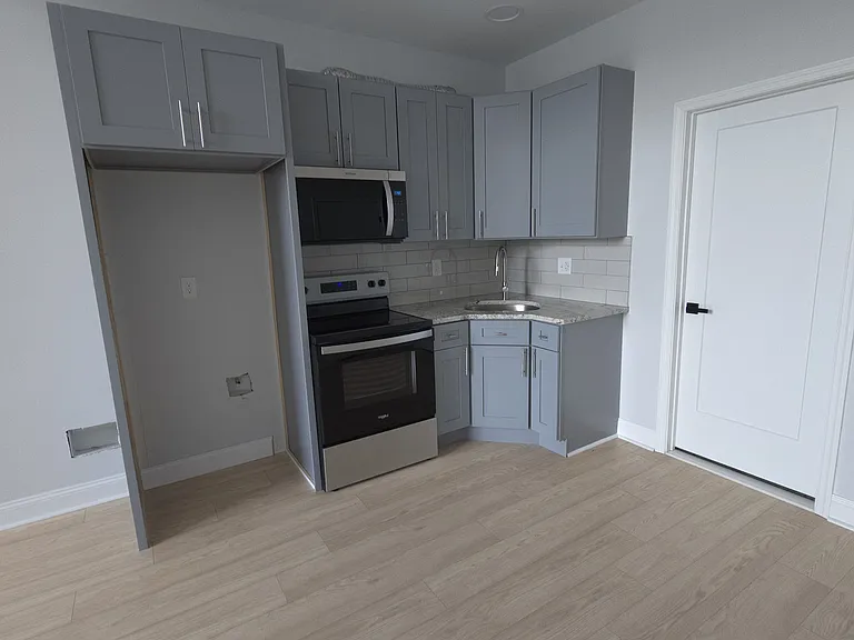 6917 Castor Ave #1F — Photo 3