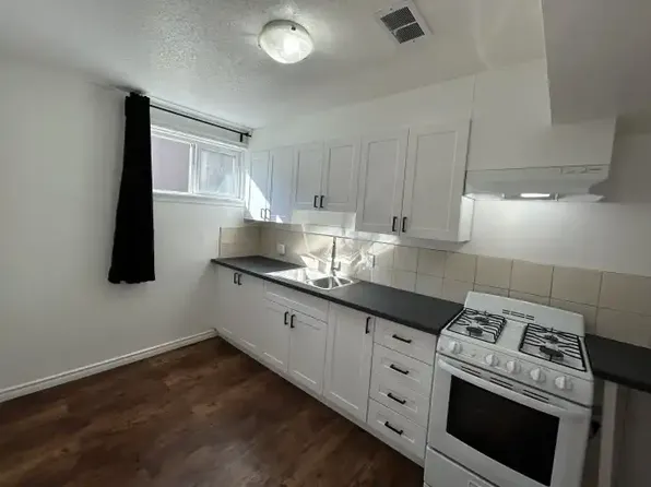 1A 74th St NW #10118, Edmonton, AB T6A 2Y5