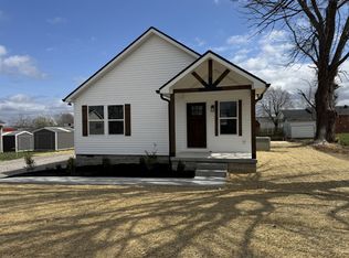 706 Courthouse Vw, Lafayette, TN 37083