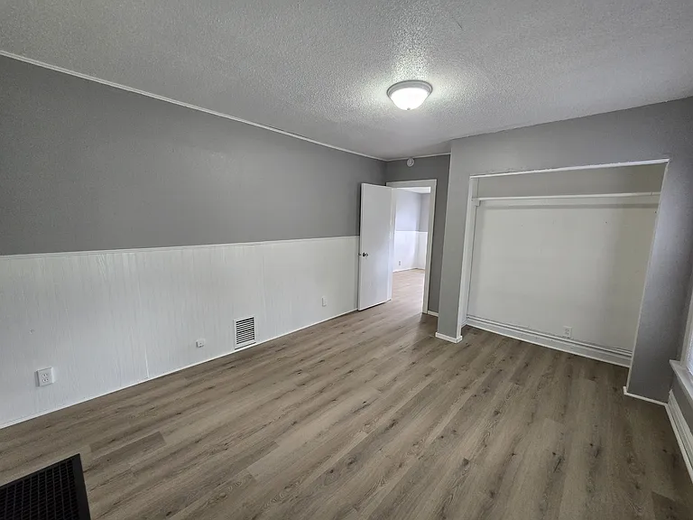 425 Glenwood St — Photo 8