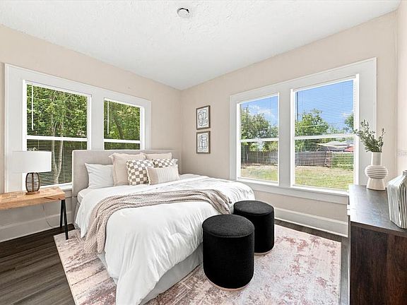 4th image of 4026 4TH AVENUE S