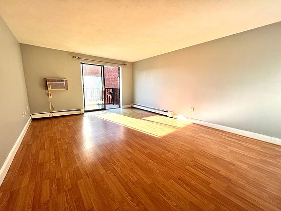 2nd image of 1100 Governors Dr APT 28