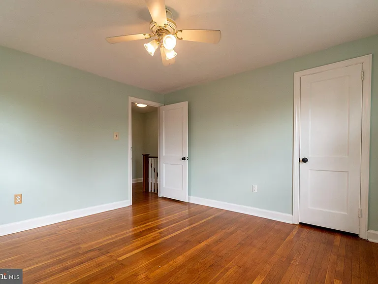 526 Michell St — Photo 13