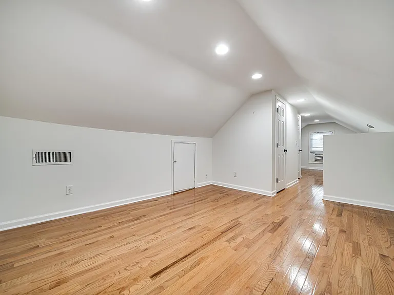 1315 Saturn Dr — Photo 23
