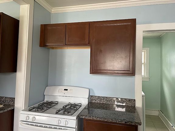 3rd image of 50 Burr Ave