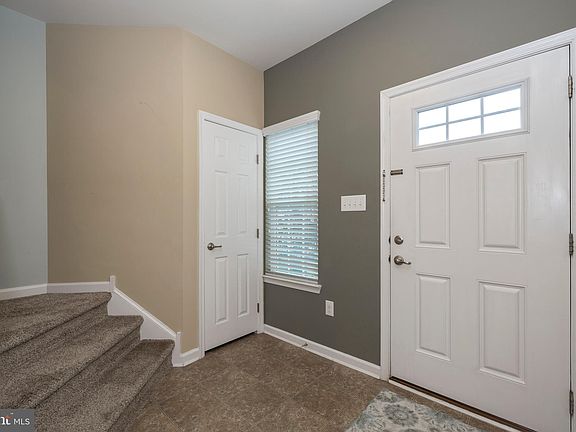 5th image of 109 Crooked Ln