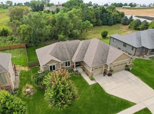 400 Indian Ridge Dr, Waukee, IA 50263
