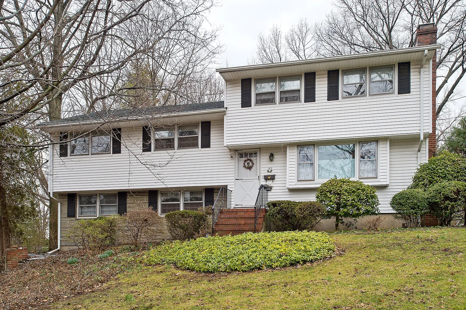 145 Hillside Ave photo 1