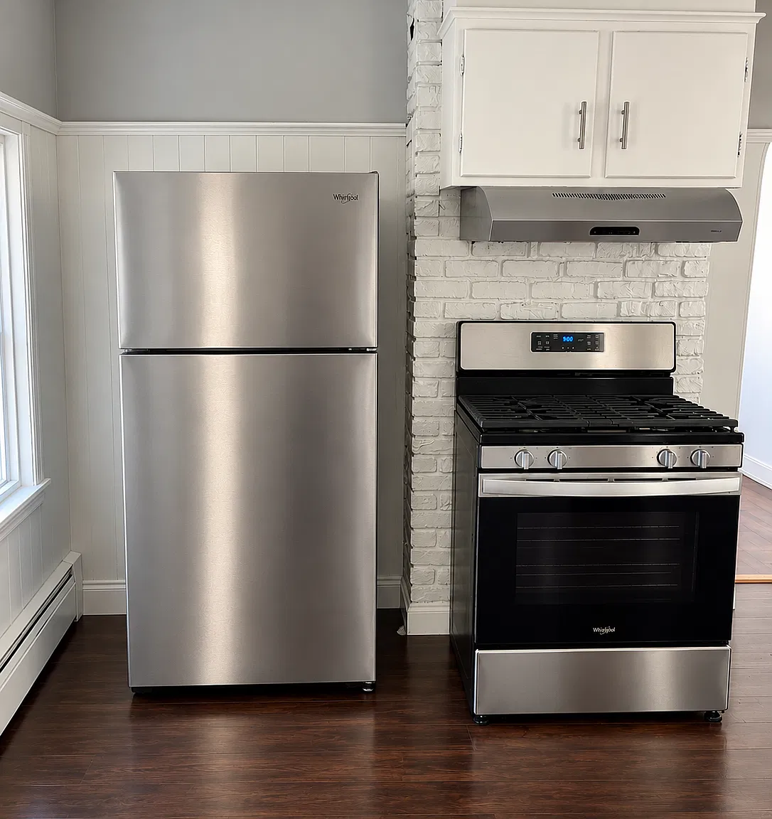 3 bed, $2,200 — Photo 3