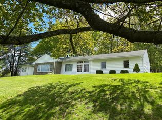 718 Demunds Rd, Dallas, PA 18612