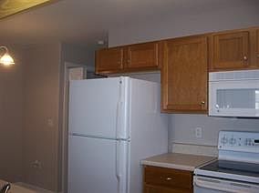 5th image of 27D Guinevere Ln