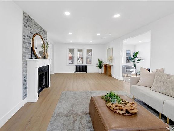 5th image of 20 Mersereau Ave