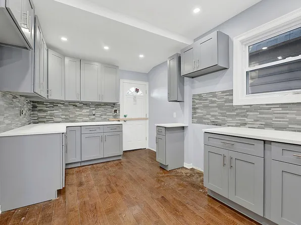 14-29 Pearl St, Far Rockaway, NY 11691