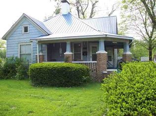 609 S Main St, Windsor, MO 65360