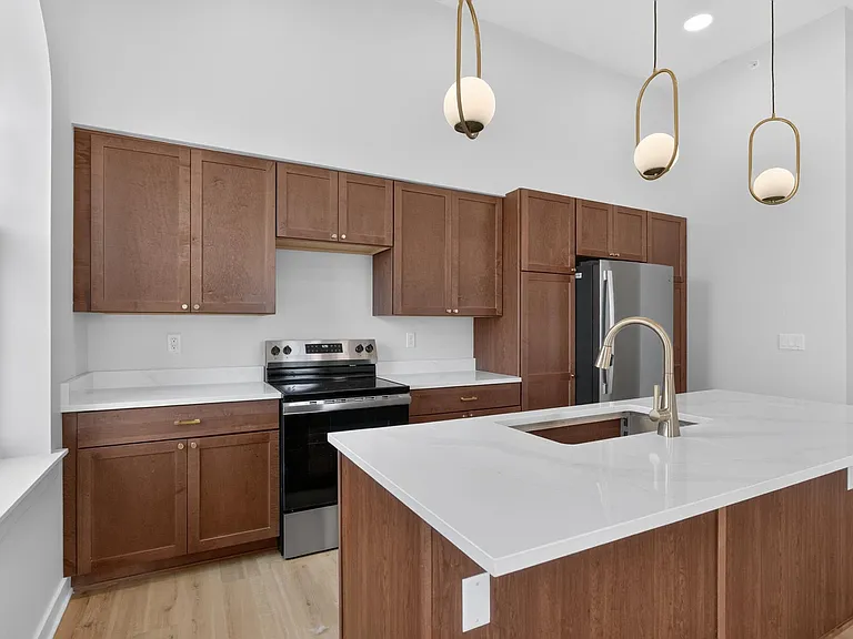 101 Monroe St #5 — Photo 6