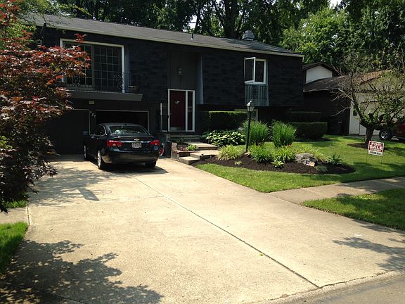2nd image of 927 Howard St