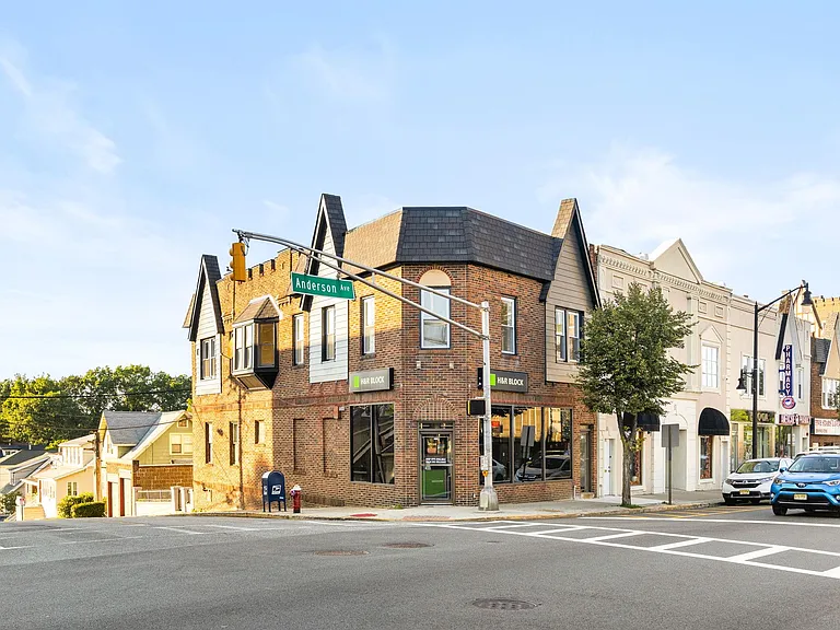 731 Anderson Ave #2 — Photo 1