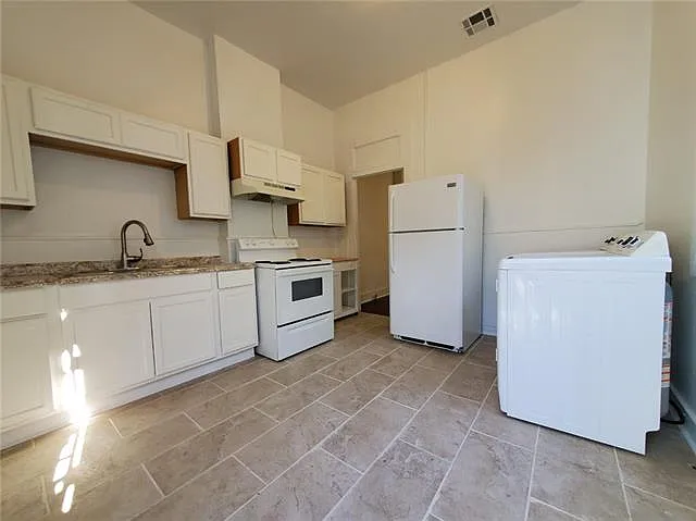 8434 Jeannette St — Photo 6