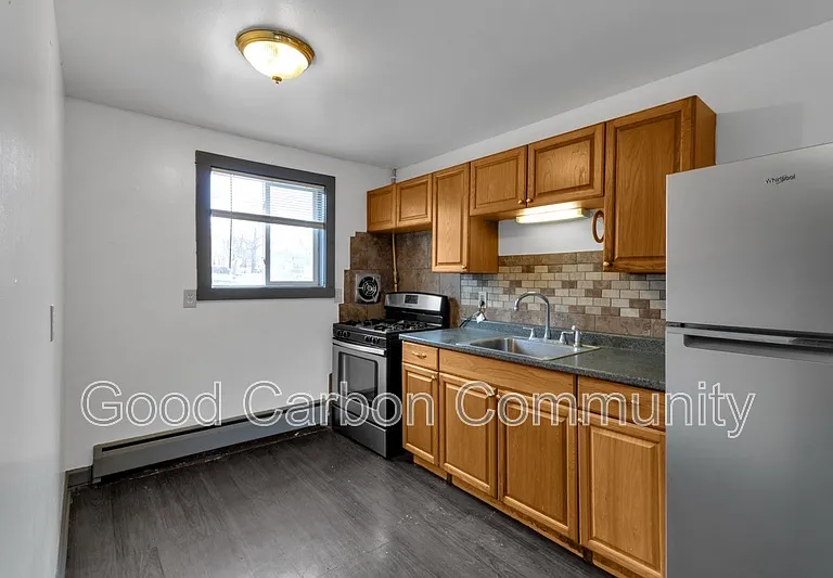 5752 Main St — Photo 2