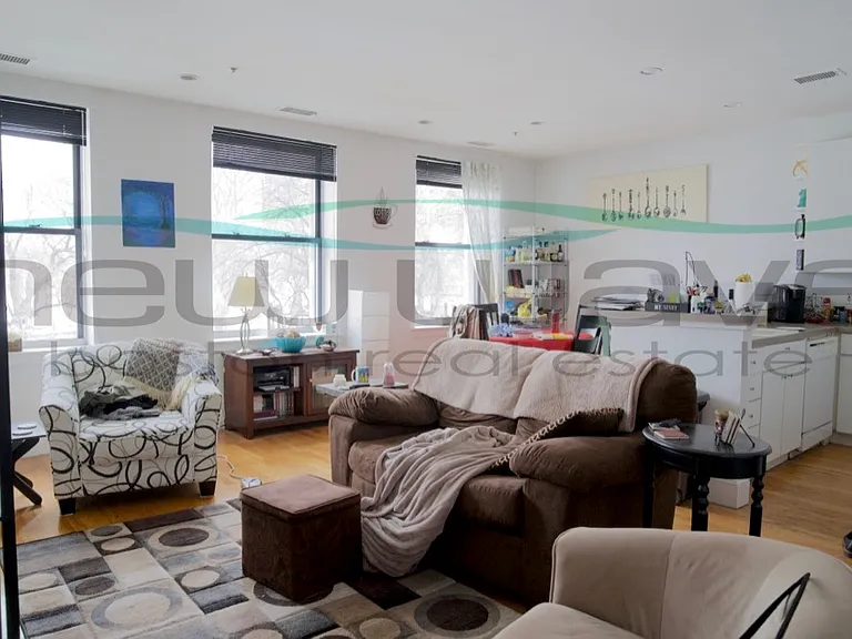 1102 Boylston St #3 — Photo 1