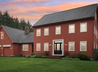 53 Winnicutt Rd, Stratham, NH 03885