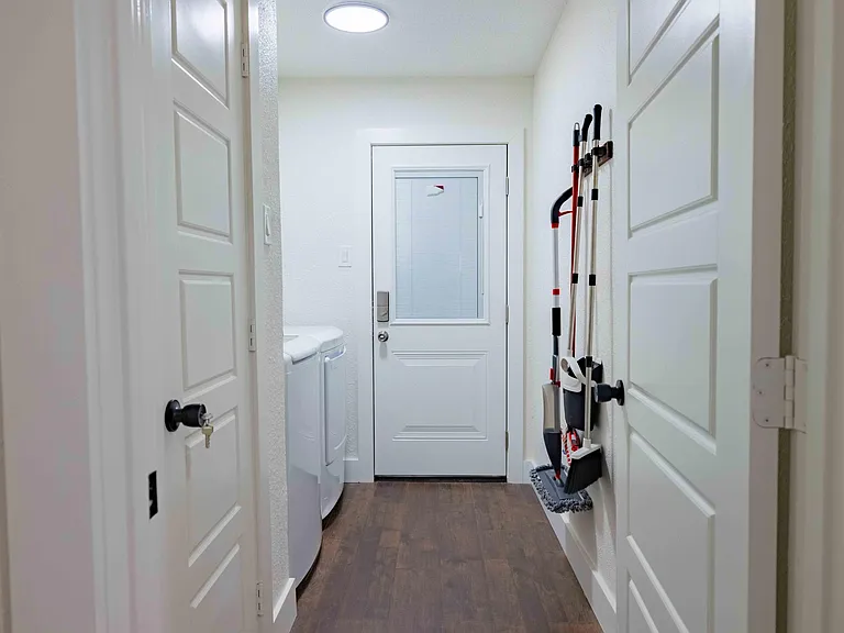 Pomeroy Dr — Photo 9
